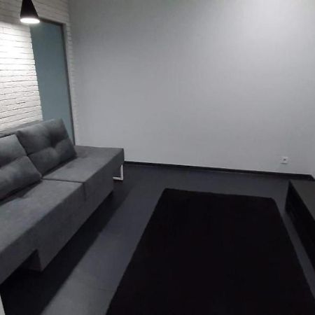 Modern Apartment In The Center Of Town Chisinau Exterior foto