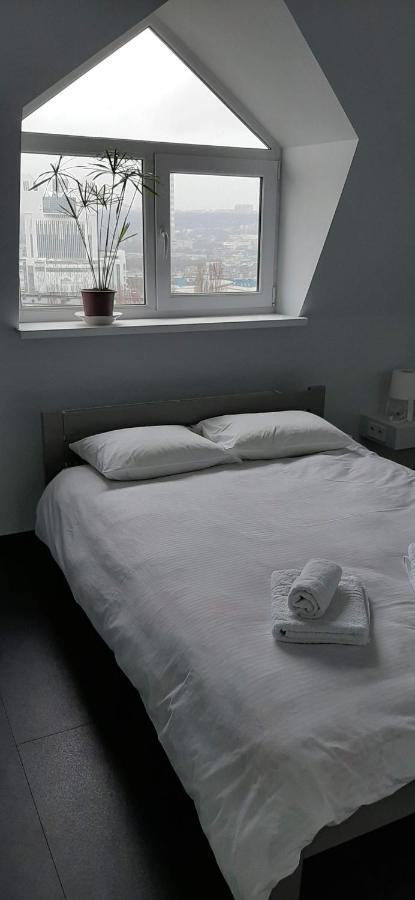 Modern Apartment In The Center Of Town Chisinau Exterior foto