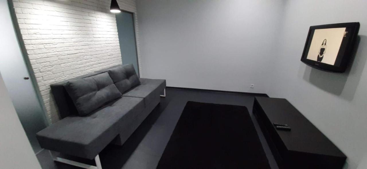 Modern Apartment In The Center Of Town Chisinau Exterior foto